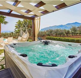 2 bedroom villa with pool and jacuzzi in Scopello, sleeps 6